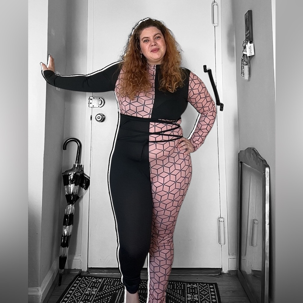Geometric Pink and Black Jumpsuit 🌹 - Picture 3 of 11